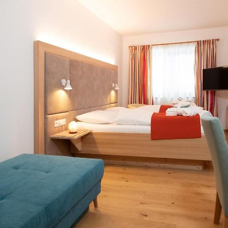 Santner, Hotel Eugendorf Ngoại thất bức ảnh