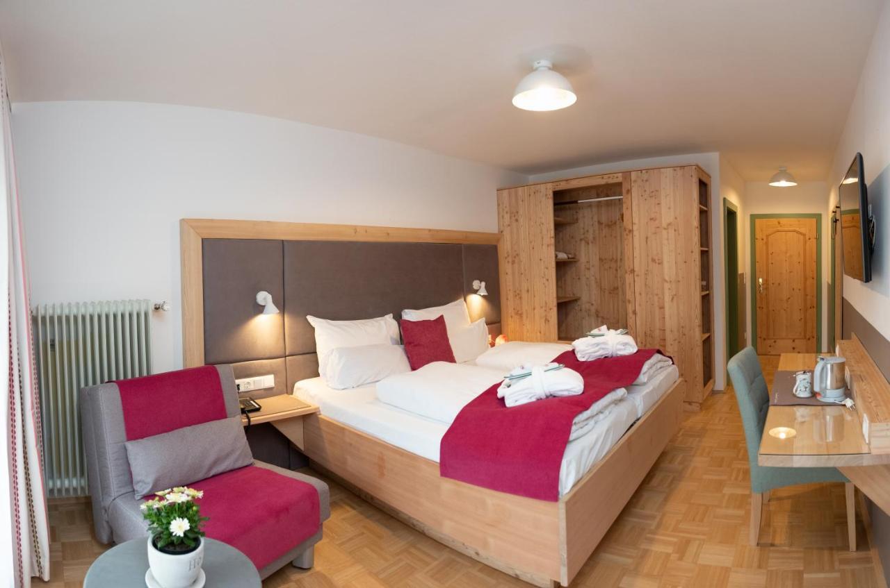 Santner, Hotel Eugendorf Ngoại thất bức ảnh