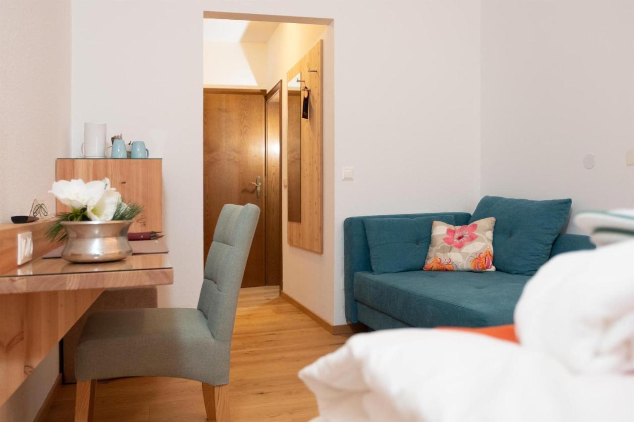 Santner, Hotel Eugendorf Ngoại thất bức ảnh