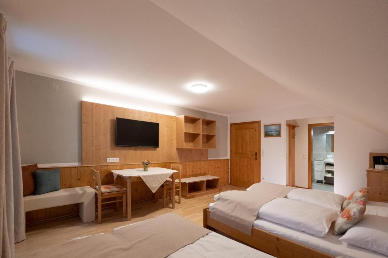 Santner, Hotel Eugendorf Ngoại thất bức ảnh