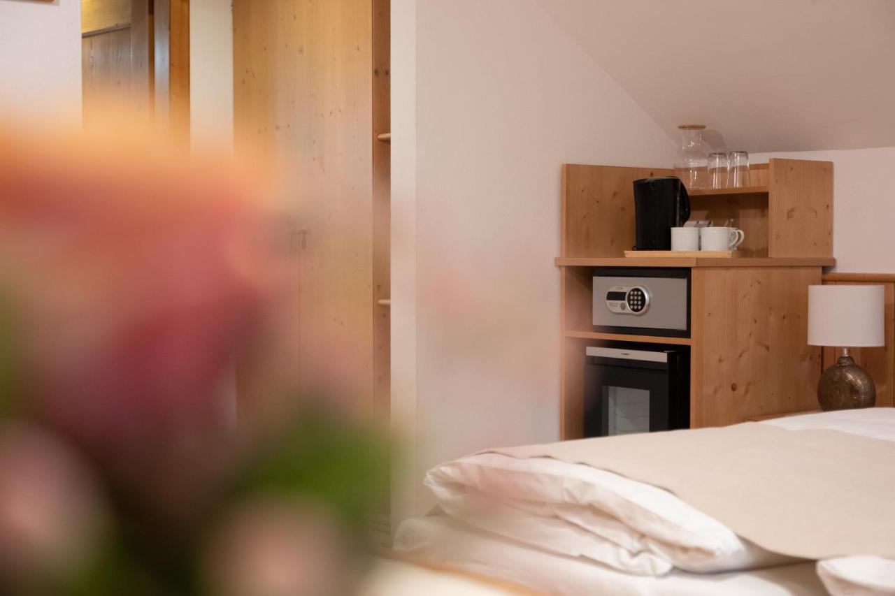 Santner, Hotel Eugendorf Ngoại thất bức ảnh