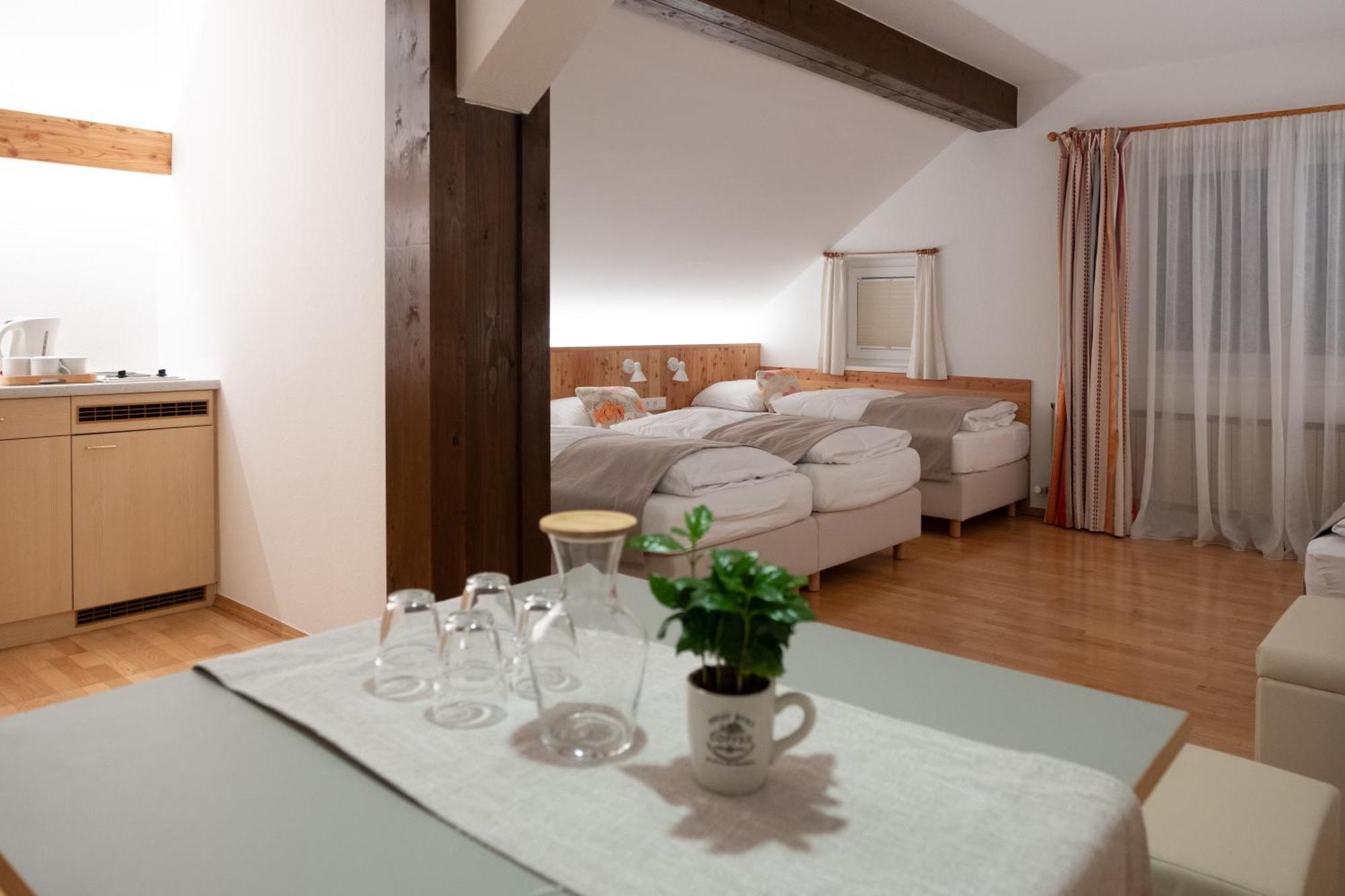 Santner, Hotel Eugendorf Ngoại thất bức ảnh