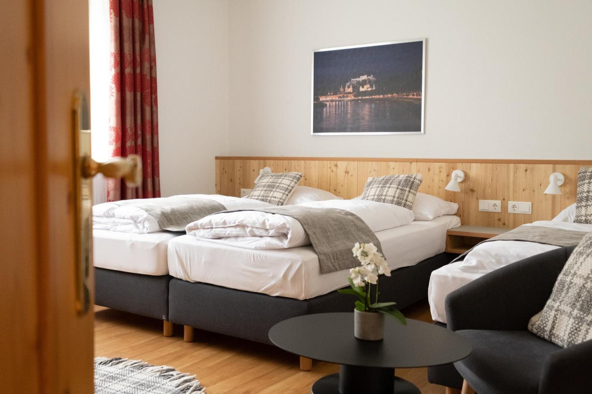 Santner, Hotel Eugendorf Ngoại thất bức ảnh